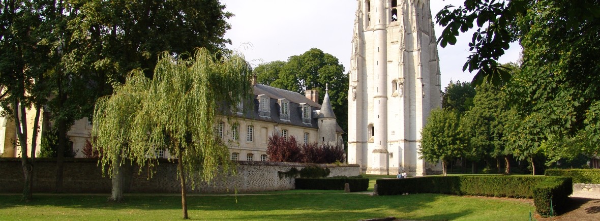 le bec hellouin proche le logis de brionne gîte en normandie